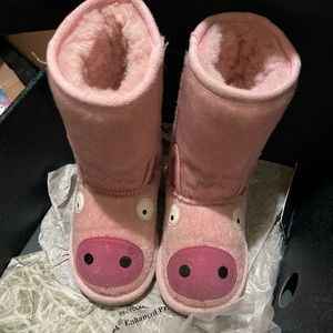 Emu piggy boots size 8c